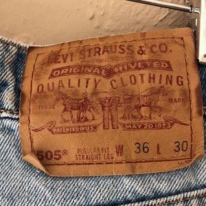 Vintage Levi’s jeans 505 light wash distressed 36 X 30
